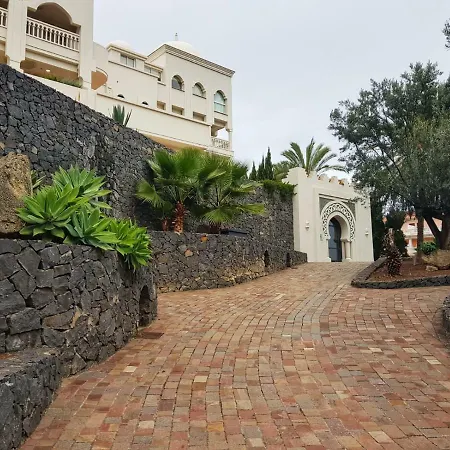 Parque Lotos - De Lujo Апартаменты *