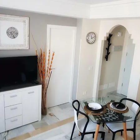 Parque Lotos - De Lujo Appartement *